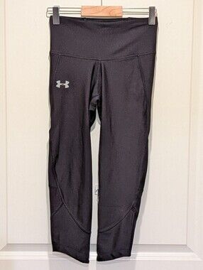 EUC Under Armour XS Black Capri Length Heatgear Compression Leggings